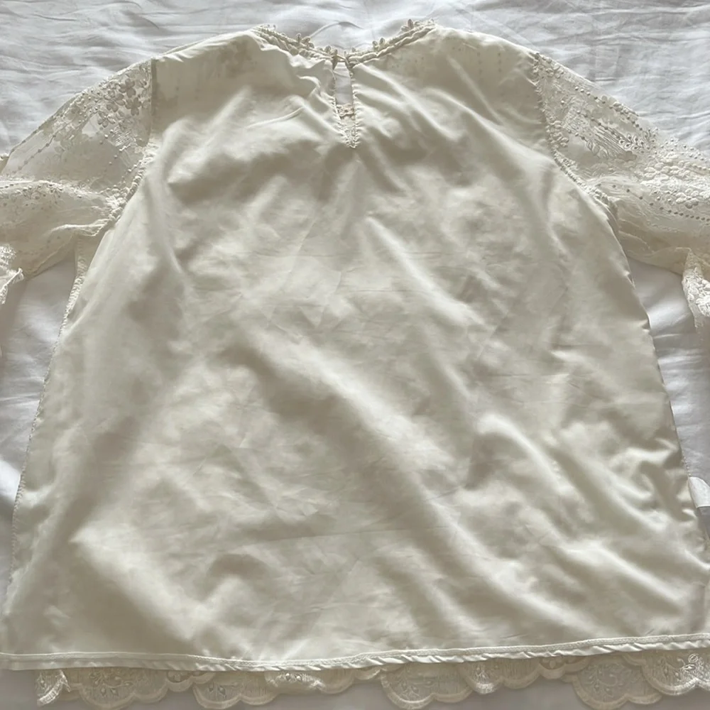 Sheer floral blouse off white quarter sleeves - Picture 7 of 13
